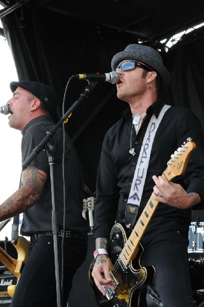 Street Dogs on the Highway 1 Stage, Warped Tour, Verizon Wireless Amphithea