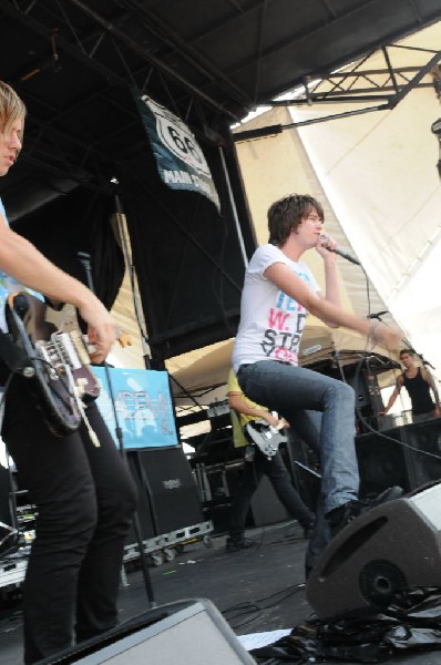 The Academy Is on the Route 66 Stage, Warped Tour, Verizon Wireless Amphith