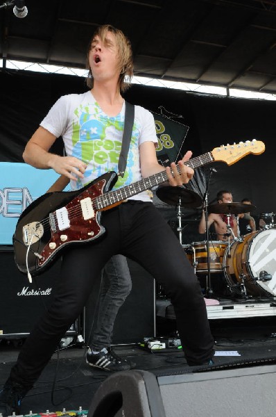 The Academy Is on the Route 66 Stage, Warped Tour, Verizon Wireless Amphith