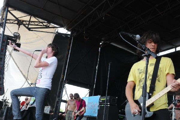 The Academy Is on the Route 66 Stage, Warped Tour, Verizon Wireless Amphith