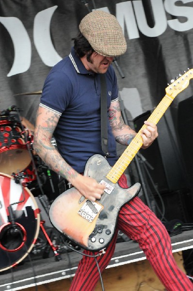 The Briggs on the Hurley Stage, Warped Tour, Verizon Wireless Amphitheater,