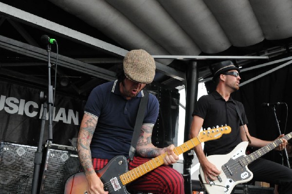 The Briggs on the Hurley Stage, Warped Tour, Verizon Wireless Amphitheater,