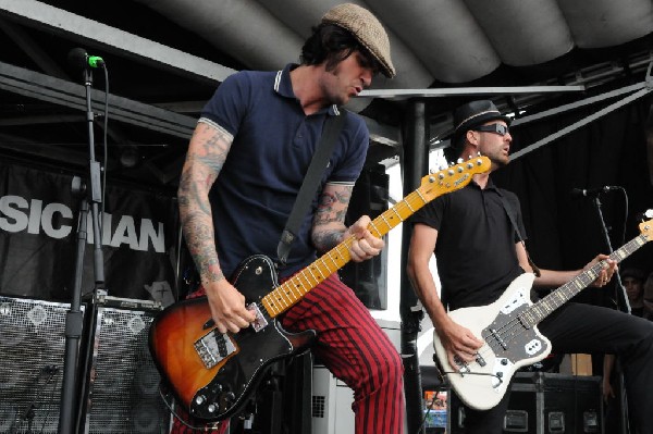 The Briggs on the Hurley Stage, Warped Tour, Verizon Wireless Amphitheater,