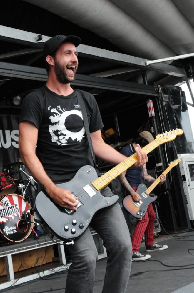 The Briggs on the Hurley Stage, Warped Tour, Verizon Wireless Amphitheater,