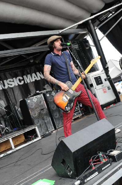 The Briggs on the Hurley Stage, Warped Tour, Verizon Wireless Amphitheater,