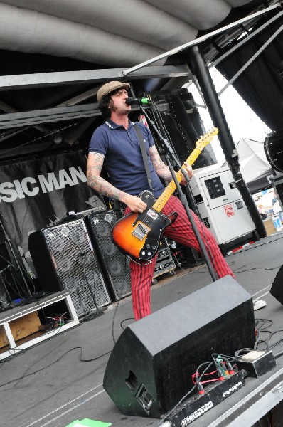 The Briggs on the Hurley Stage, Warped Tour, Verizon Wireless Amphitheater,