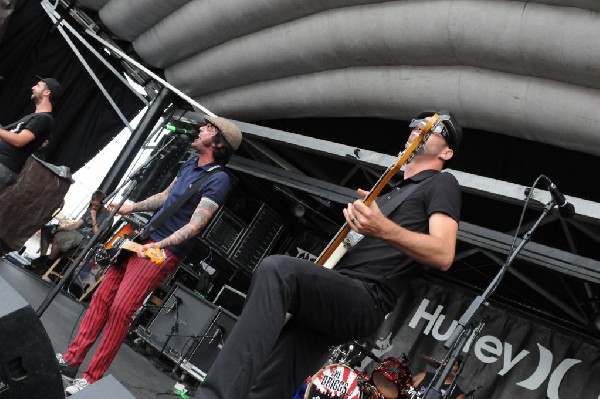 The Briggs on the Hurley Stage, Warped Tour, Verizon Wireless Amphitheater,