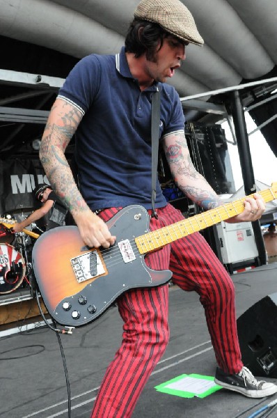 The Briggs on the Hurley Stage, Warped Tour, Verizon Wireless Amphitheater,