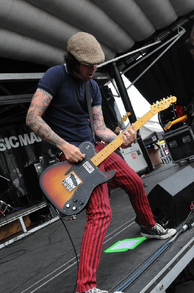 The Briggs on the Hurley Stage, Warped Tour, Verizon Wireless Amphitheater,