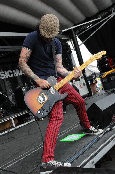 The Briggs on the Hurley Stage, Warped Tour, Verizon Wireless Amphitheater,