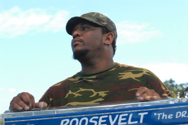 The Lee Boys at The Back Yard, Austin, Texas