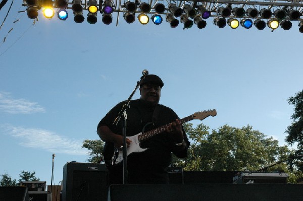 The Lee Boys at The Back Yard, Austin, Texas