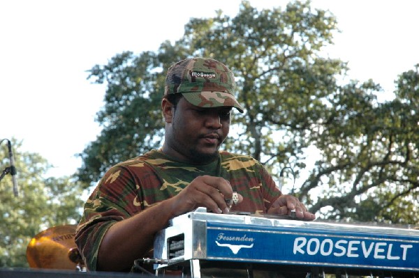 The Lee Boys at The Back Yard, Austin, Texas