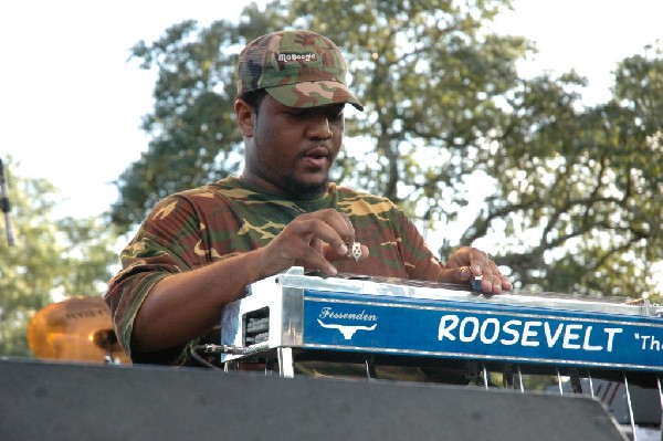 The Lee Boys at The Back Yard, Austin, Texas