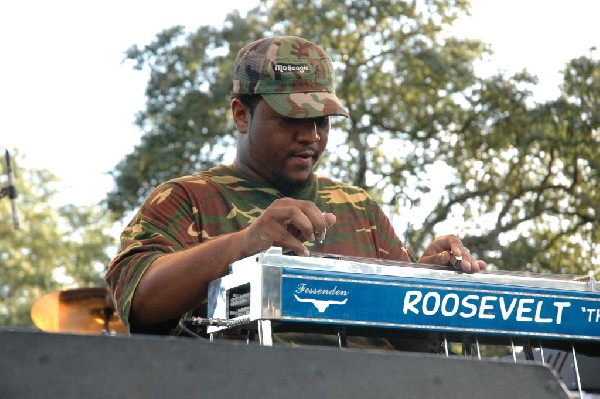 The Lee Boys at The Back Yard, Austin, Texas