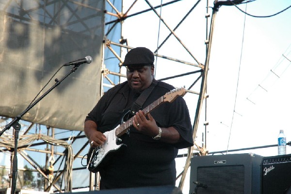 The Lee Boys at The Back Yard, Austin, Texas