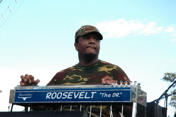 The Lee Boys at The Back Yard, Austin, Texas