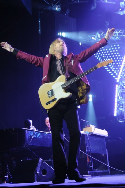 Tom Petty and the Heartbreakers at the  Verizon