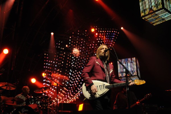 Tom Petty and the Heartbreakers at the  Verizon