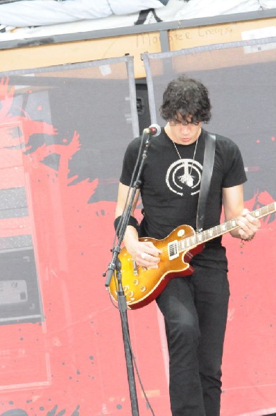 Trapt at the Verizon Wireless Amphitheater, Selma, Texas