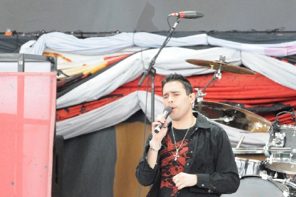 Trapt at the Verizon Wireless Amphitheater, Selma, Texas