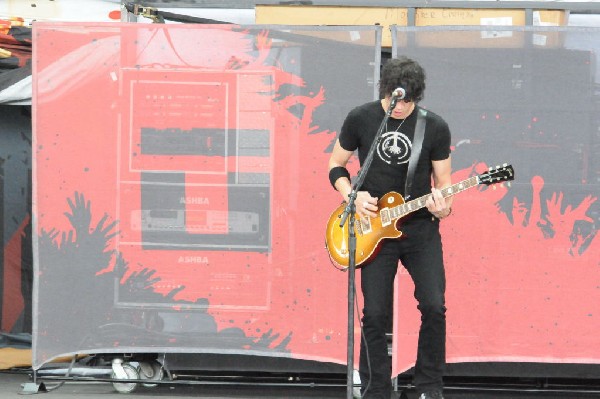 Trapt at the Verizon Wireless Amphitheater, Selma, Texas