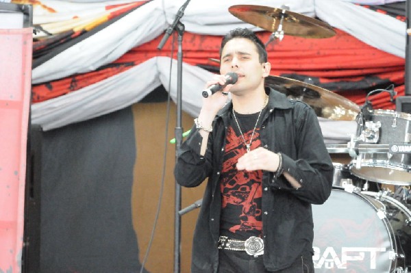 Trapt at the Verizon Wireless Amphitheater, Selma, Texas