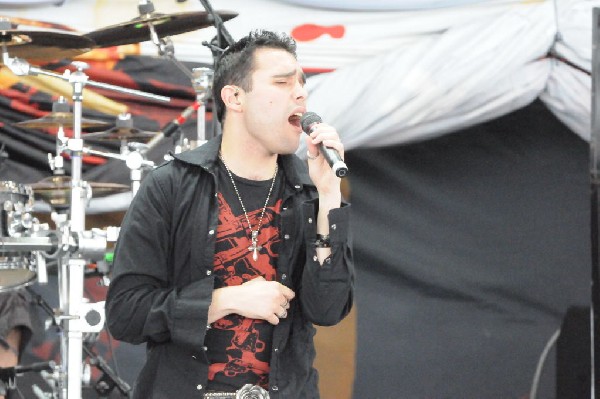 Trapt at the Verizon Wireless Amphitheater, Selma, Texas