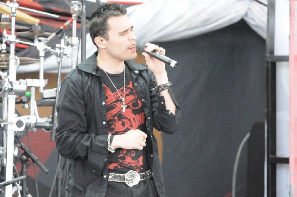 Trapt at the Verizon Wireless Amphitheater, Selma, Texas