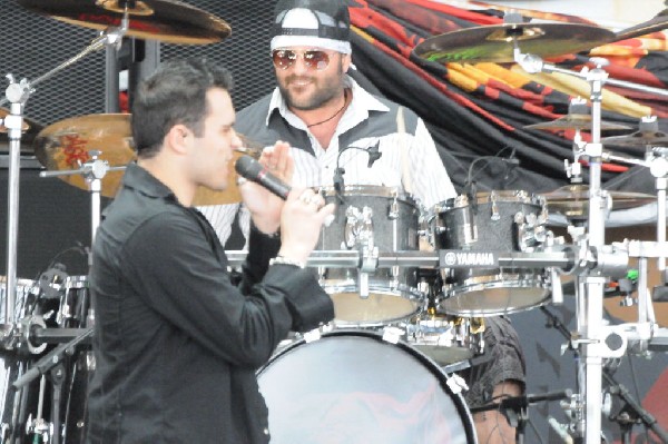 Trapt at the Verizon Wireless Amphitheater, Selma, Texas