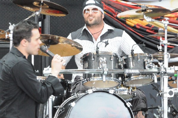 Trapt at the Verizon Wireless Amphitheater, Selma, Texas