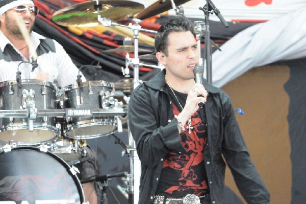 Trapt at the Verizon Wireless Amphitheater, Selma, Texas