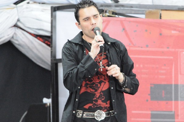 Trapt at the Verizon Wireless Amphitheater, Selma, Texas