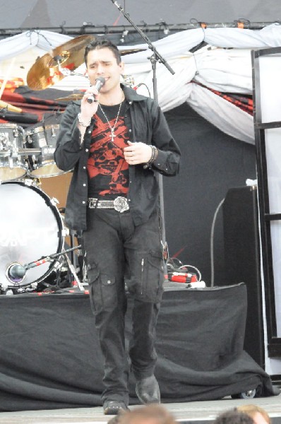 Trapt at the Verizon Wireless Amphitheater, Selma, Texas