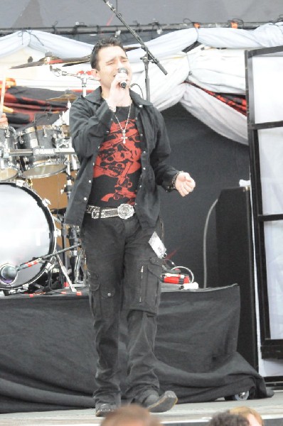 Trapt at the Verizon Wireless Amphitheater, Selma, Texas