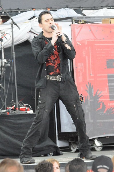 Trapt at the Verizon Wireless Amphitheater, Selma, Texas