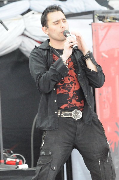 Trapt at the Verizon Wireless Amphitheater, Selma, Texas