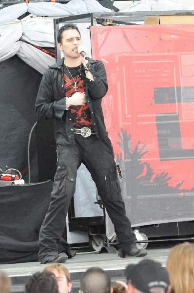 Trapt at the Verizon Wireless Amphitheater, Selma, Texas