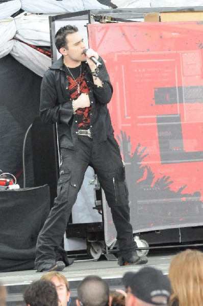 Trapt at the Verizon Wireless Amphitheater, Selma, Texas