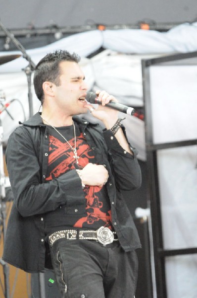 Trapt at the Verizon Wireless Amphitheater, Selma, Texas