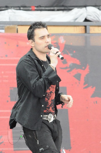 Trapt at the Verizon Wireless Amphitheater, Selma, Texas