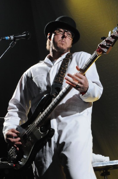 Weezer at the Frank Erwin Center