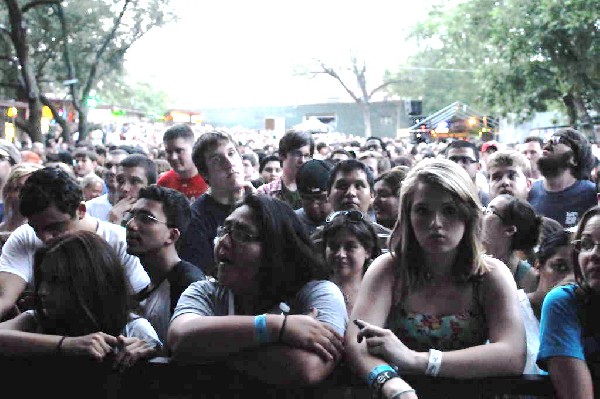 Weezer at Stubb's BarBQ, Austin, Texas 06/06/11 - photo by Jeff Barringer