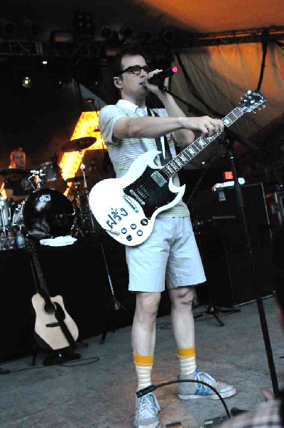 Weezer at Stubb's BarBQ, Austin, Texas 06/06/11 - photo by Jeff Barringer