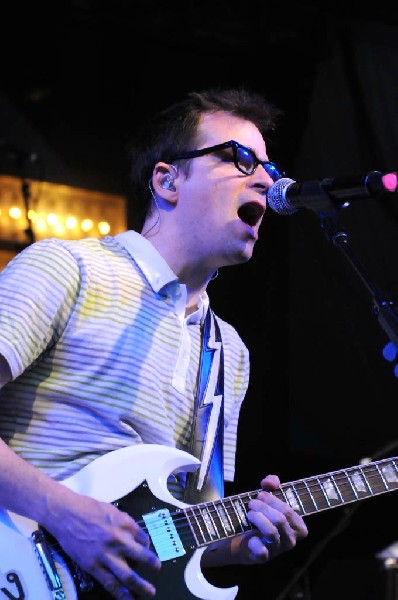 Weezer at Stubb's BarBQ, Austin, Texas 06/06/11 - photo by Jeff Barringer