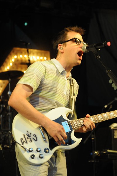 Weezer at Stubb's BarBQ, Austin, Texas 06/06/11 - photo by Jeff Barringer