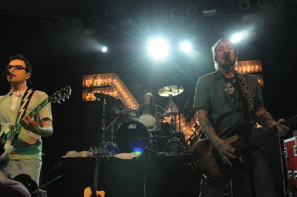 Weezer at Stubb's BarBQ, Austin, Texas 06/06/11 - photo by Jeff Barringer