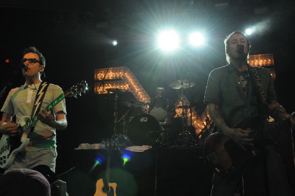 Weezer at Stubb's BarBQ, Austin, Texas 06/06/11 - photo by Jeff Barringer