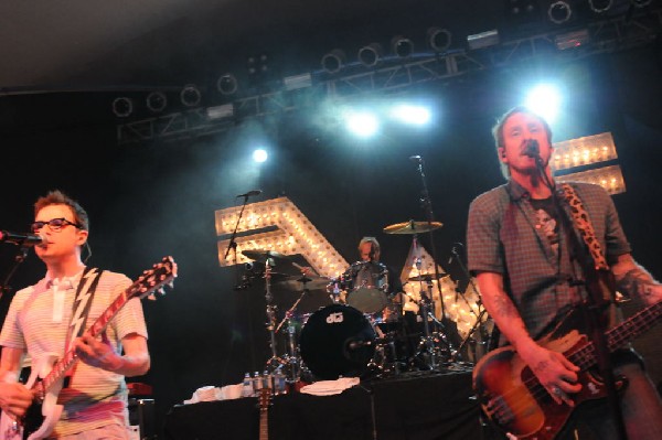 Weezer at Stubb's BarBQ, Austin, Texas 06/06/11 - photo by Jeff Barringer