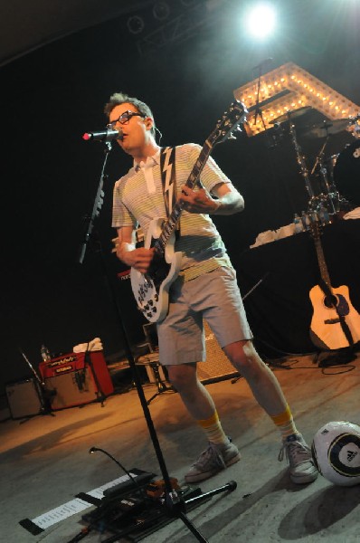 Weezer at Stubb's BarBQ, Austin, Texas 06/06/11 - photo by Jeff Barringer